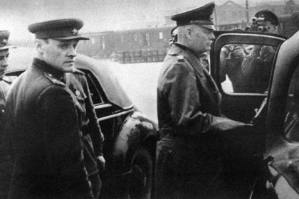 kejtel-i-drugie-chleny-nemeckoj-delegacii-ochen-nervnichali.jpg
