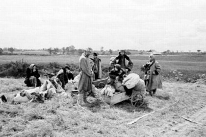 foto_vojnybezhency-v-rajone-pskova-iyul-1941-g.jpg