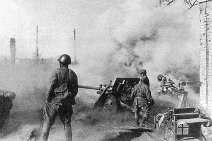 foto_vojnyorudijnyj-raschet-pushki-zis-3-lejtenanta-suxache.jpg