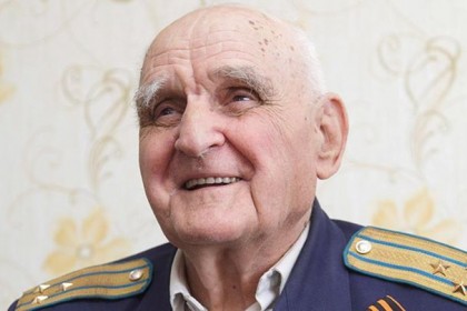 na-96-m-godu-zhizni-skonchalsya-legendarnyj-letchik-ispytatel.jpg