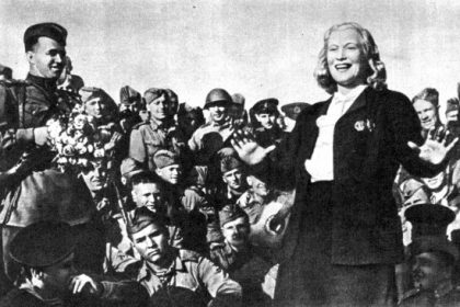 segodnya_na_frontenovost-v-gazete-15-08-1944-g-kinoar.jpg