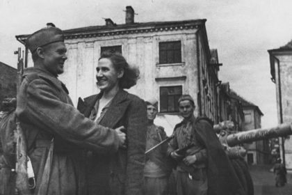 22-sentyabrya-1944-goda-sovetskimi-vojskami-byl-osvobozhden-tal.jpg