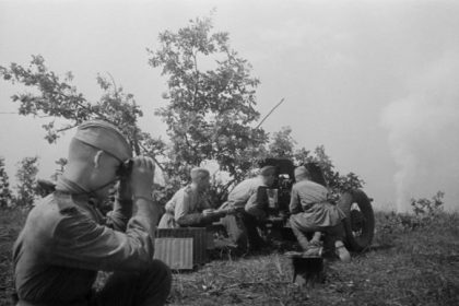 foto_vojnysovetskij-raschyot-gotovitsya-otkryt-ogon-iz-za.jpg