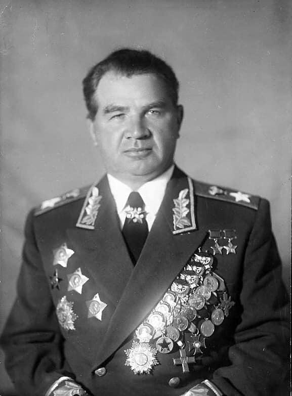 Какой военачальник дважды герой советского. Василийи ванович Чуков.