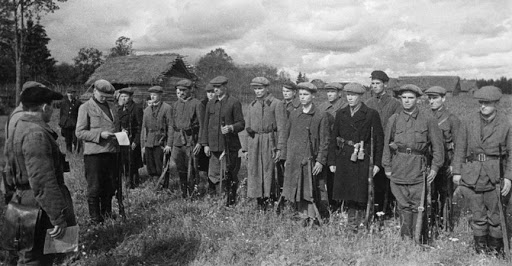 партизаны. фото из источника: http://lhistory.ru/statyi/kto-rukovodil-partizanami