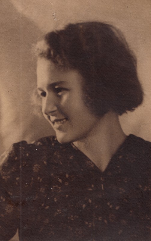 Зорина Клавдия Федоровна, моя бабушка, в молодости.