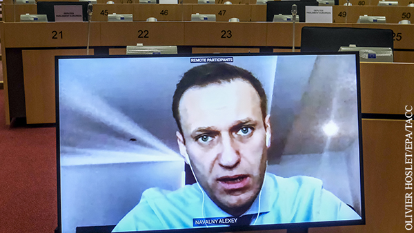 Обзор СМИ: Ветеран назвал Навального «человеком без чести и без совести»