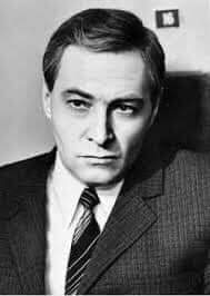 Возможно, это изображение (1 человек)