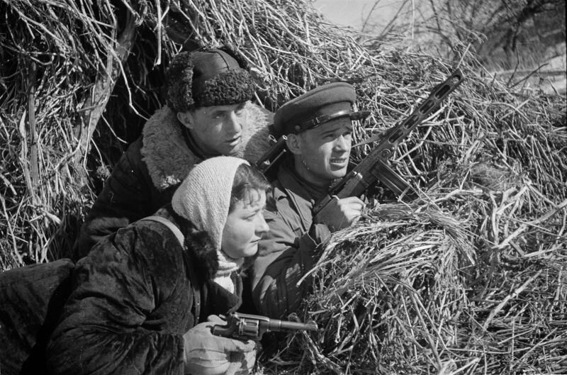 Фото дня: 📷 Советские партизаны: Александра Васильева, Н....