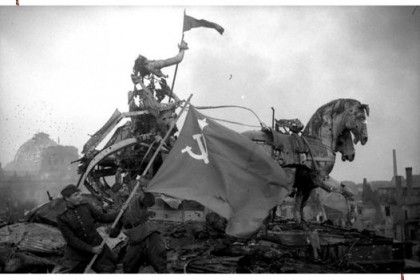 76-лет-назад-утром-2-мая-1945-года-в-Берлине.jpg