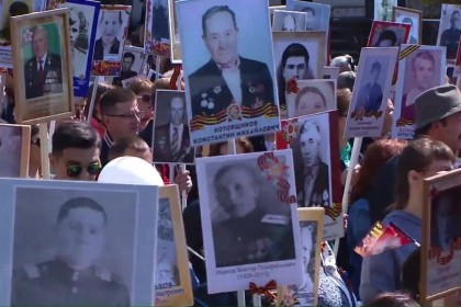 Активисты-движения-«Бессмертный-полк-России»-подняли-на-гро.jpg