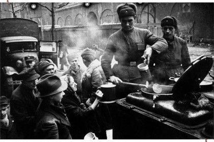 Берлин-мирный-май-1945.jpg