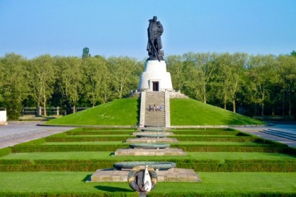 ПОДВИГ-ОТЛИТЫЙ-В-БРОНЗЕ.jpg
