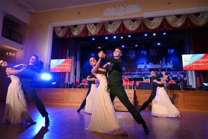 В-Краснознаменном-зале-Центрального-дома-Российской-Армии-с.jpg