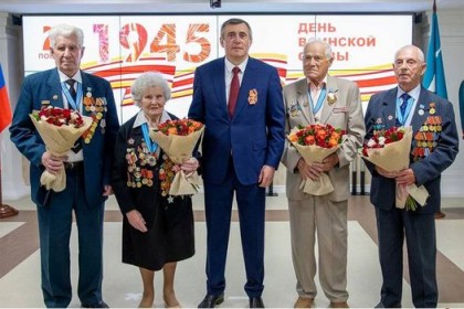 Звание-почетный-гражданин-Сахалинской-области-присвоено-тре.jpg